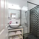 Dallure Luxury Boutique - Old Town Brasov Aparthotel 3*