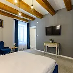 Dallure Luxury Boutique - Old Town Aparthotel Brașov