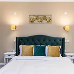 Dallure Luxury Boutique - Old Town 3* Braşov
