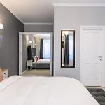 Dallure Luxury Boutique - Old Town Aparthotel