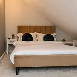 Dallure Luxury Boutique - Old Town 3*
