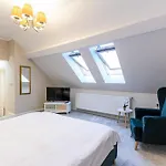 Dallure Luxury Boutique - Old Town Braşov