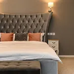Dallure Luxury Boutique - Old Town Brașov