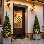 Dallure Luxury Boutique - Old Town Aparthotel 3*