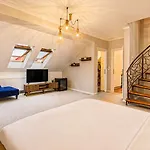Aparthotel Dallure Luxury Boutique - Old Town 3*