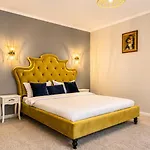 Dallure Luxury Boutique - Old Town Aparthotel