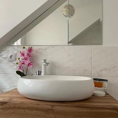 Dallure Boutique - Central, Self Check In 3* Braşov