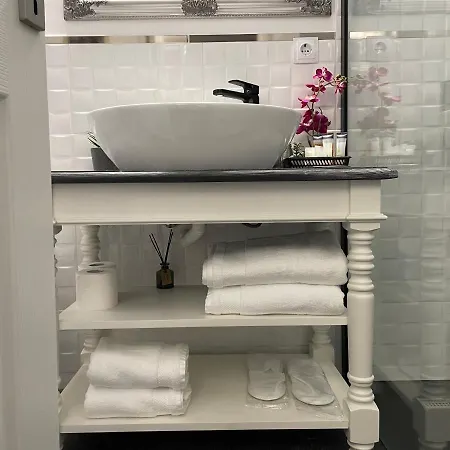 Dallure Boutique - Central, Self Check In 3* Braşov