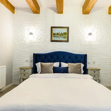 Dallure Boutique - Central, Self Check In