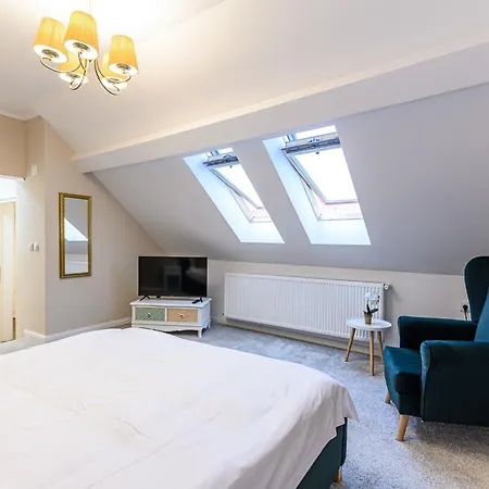 Dallure Boutique - Central, Self Check In בראשוב