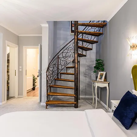 Dallure House Boutique - Central, Self Check In