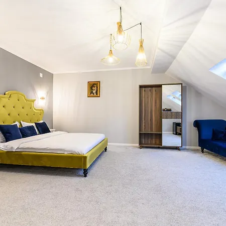 Dallure House Boutique - Entire House&rooms - Old Town - Self Check-in 3* Braşov