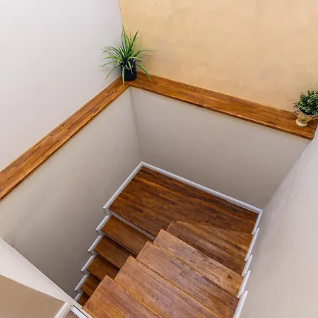 Dallure Boutique - Central, Self Check In