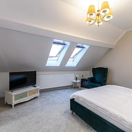 Dallure Boutique - Central, Self Check In Lägenhetshotell Braşov