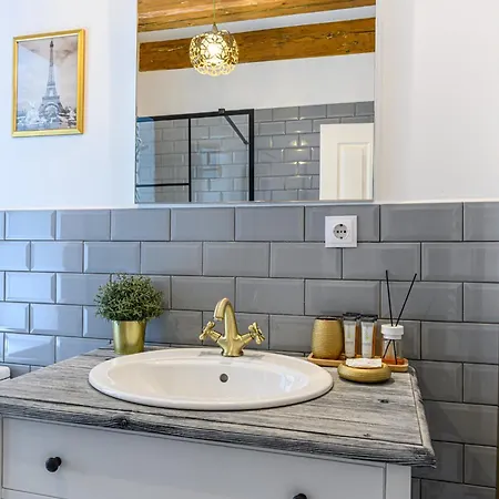 Lejlighedshotel Dallure Boutique - Central, Self Check In Braşov