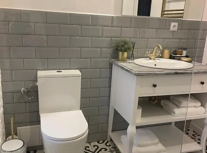 Dallure House Boutique - Central, Self Check In Апарт-готель Брашов