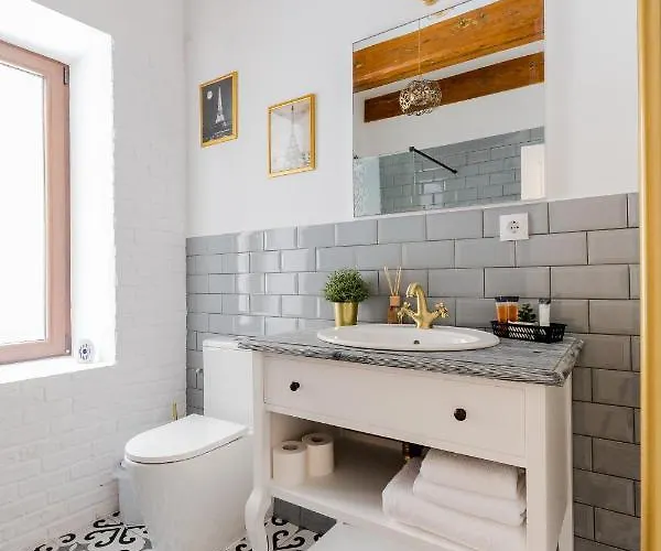 Dallure House Boutique - Central, Self Check In Апарт-готель Брашов