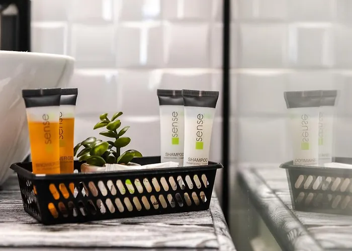 Dallure House Boutique - Central, Self Check In בראשוב