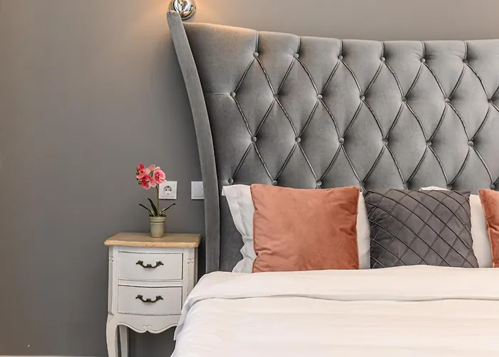 Dallure House Boutique - Central, Self Check In בראשוב