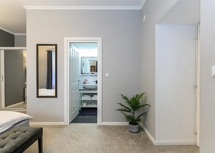 Dallure House Boutique - Central, Self Check In מלון דירות בראשוב