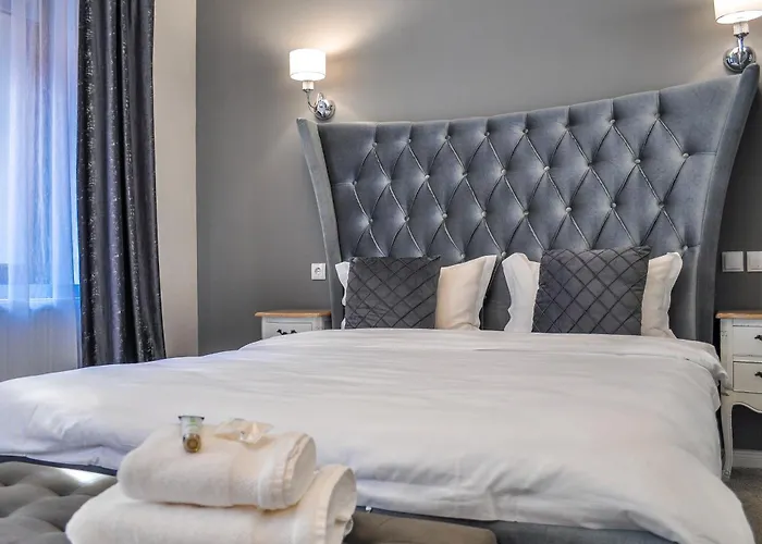 Dallure House Boutique - Central, Self Check In Апарт-готель Брашов